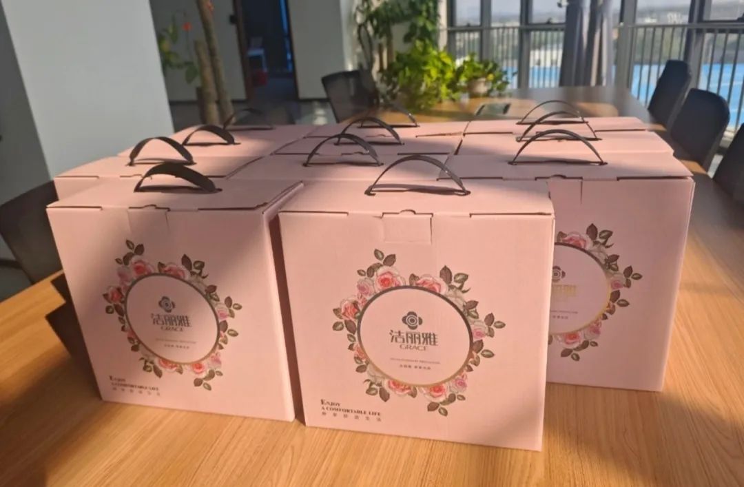 智造绽芳华 | 江苏铂莱国际祝所有女性节日快乐! 智造绽芳华 | 江苏铂莱国际祝所有女性节日快乐!