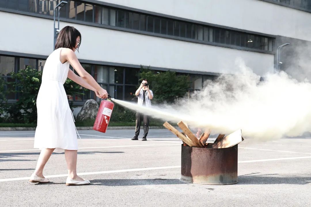 江苏铂莱国际开展2025年度消防安全演练 江苏铂莱国际开展2025年度消防安全演练